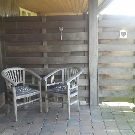 In With Terrace Nyaraló *